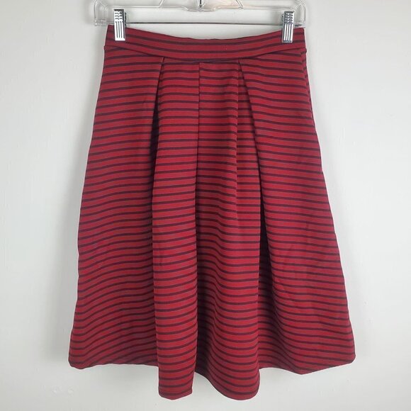 WET‎ Seal Small Ribbed Pleated Midi Skirt Pull on Red Black Stripes - Picture 1 of 8